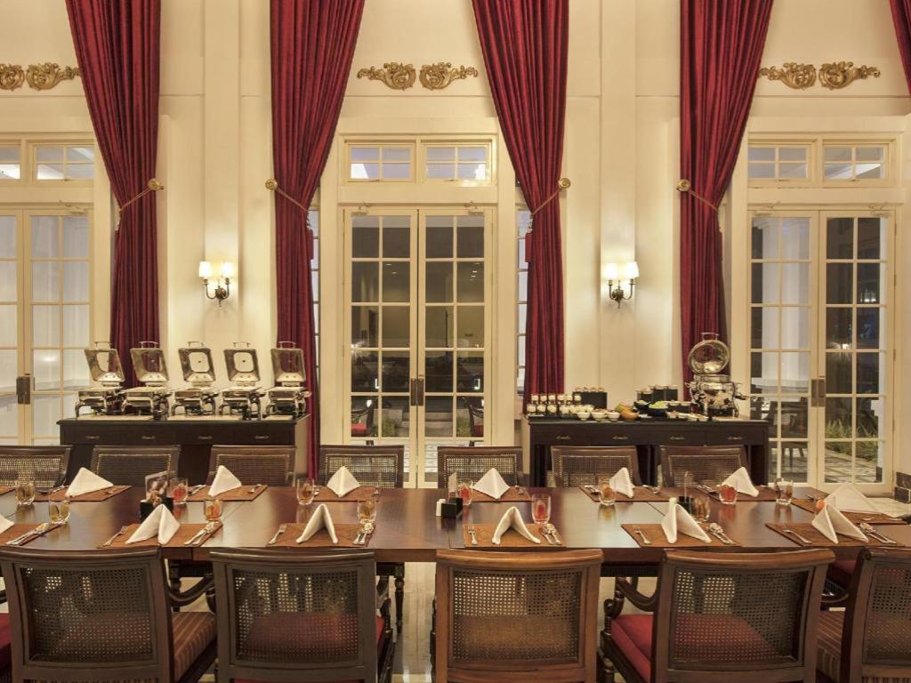 Hotel Ammi Cepu Zewnętrze zdjęcie