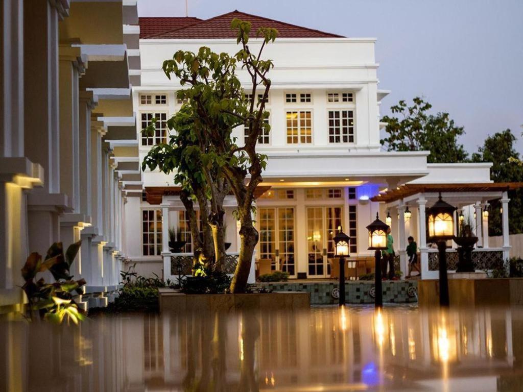 Hotel Ammi Cepu Zewnętrze zdjęcie