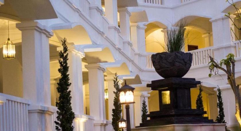 Hotel Ammi Cepu Zewnętrze zdjęcie