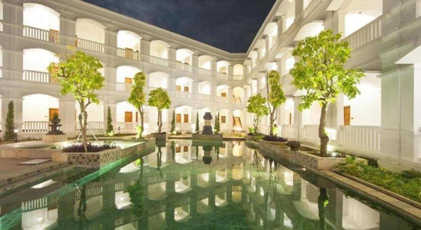 Hotel Ammi Cepu Zewnętrze zdjęcie